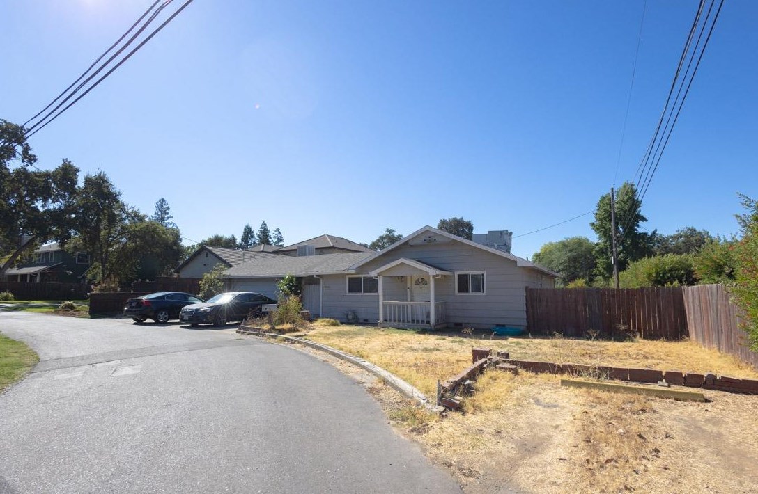 6030 Holeton Rd, Carmichael, CA 95608