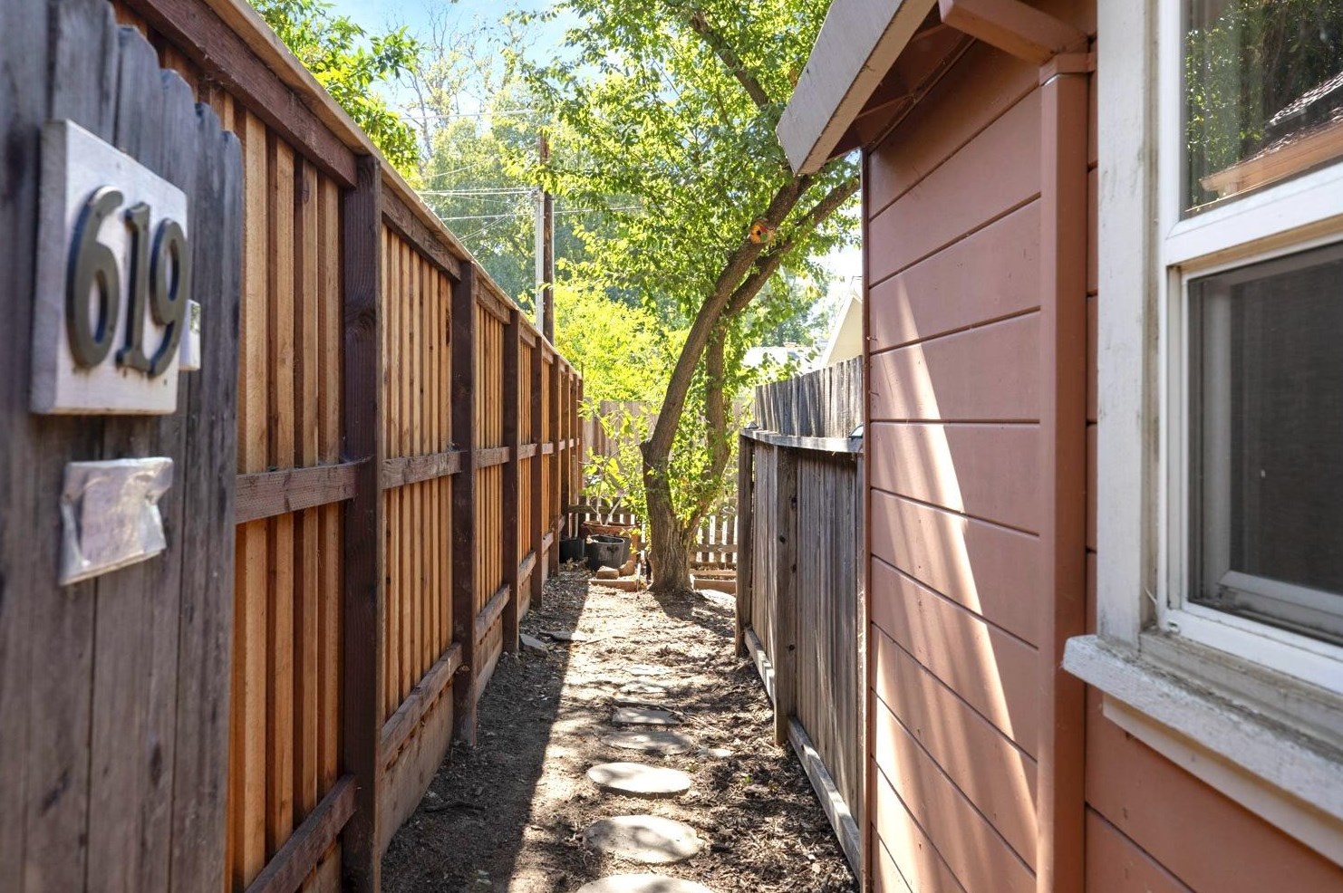 621 D St, Davis CA 95616-3714 exterior