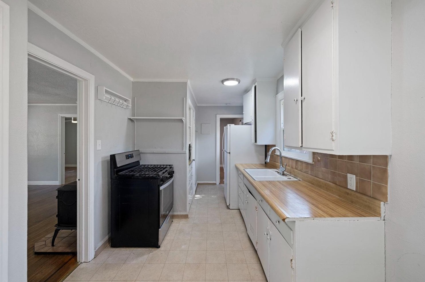 621 D St, Davis CA 95616-3714 exterior