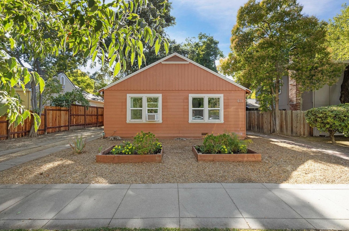 621 D St, Davis, CA 95616-3714