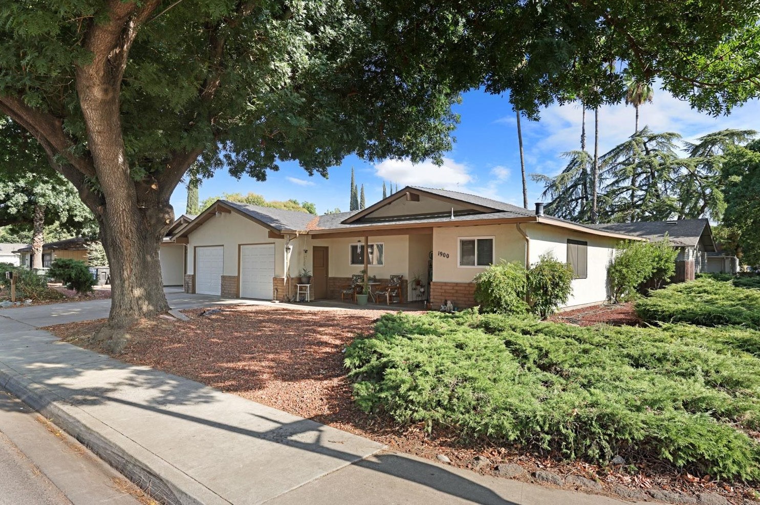 1900 Floyd Ave, Modesto CA  95355-2206 exterior
