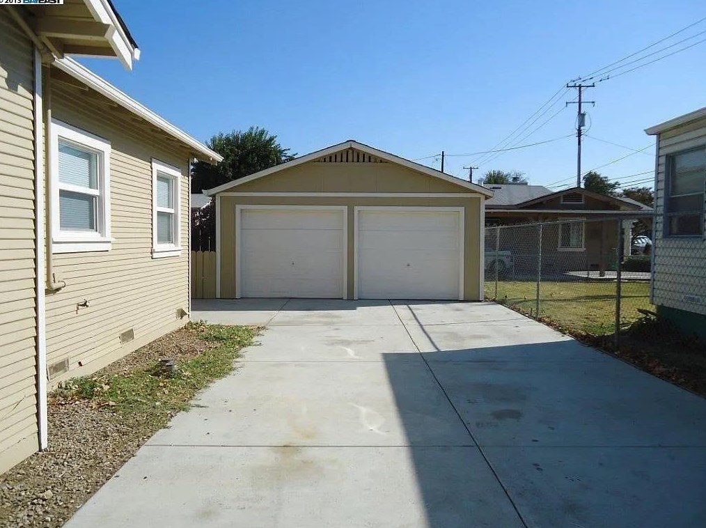 1614 Parker Ave, Tracy, CA 95376-3048