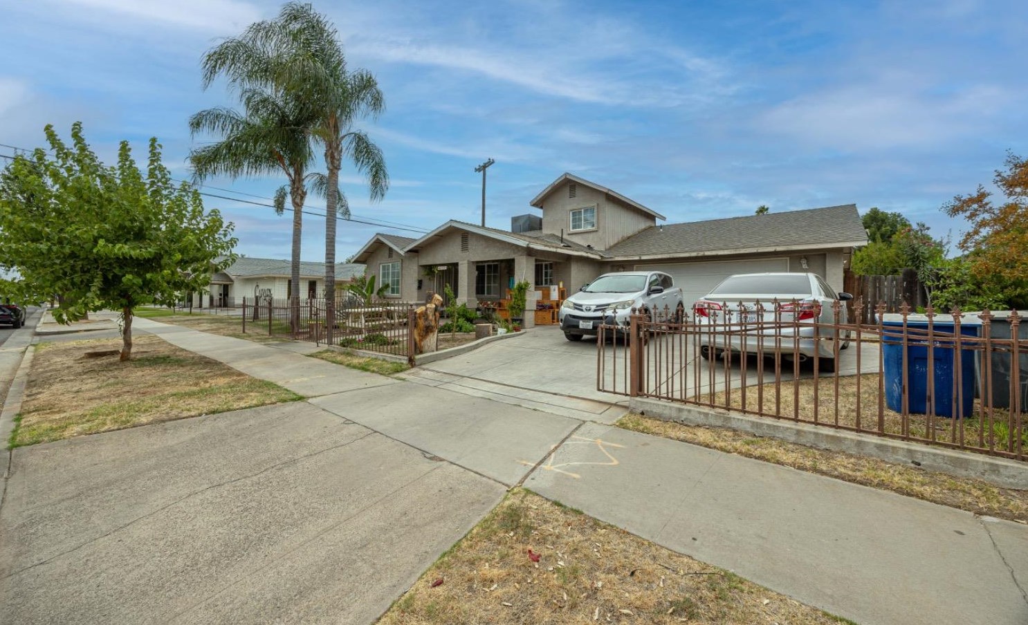 1027 R St, Merced, CA 95341-5845