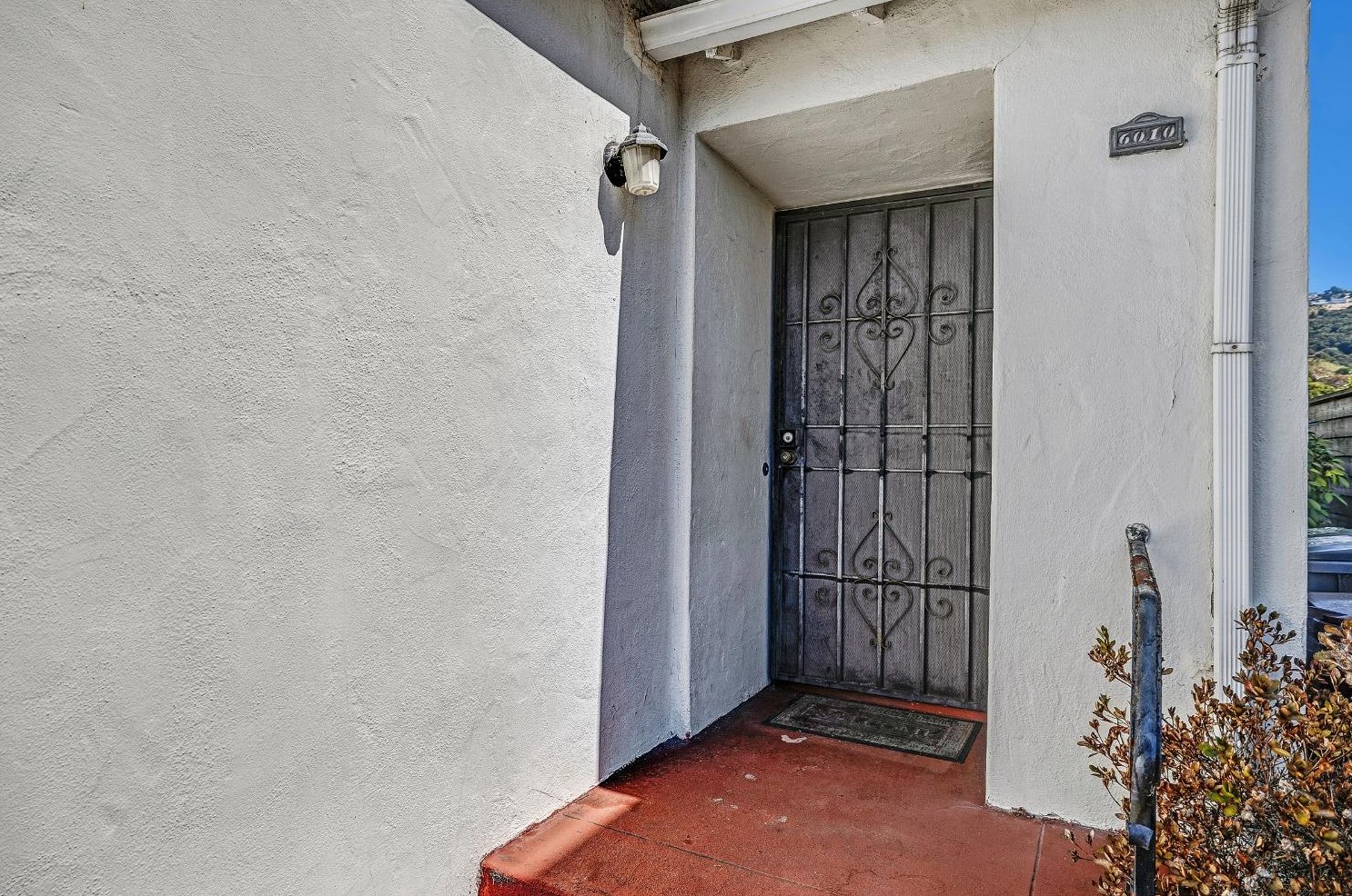 6010 Buena Ventura Ave, Oakland, CA 94605-1842