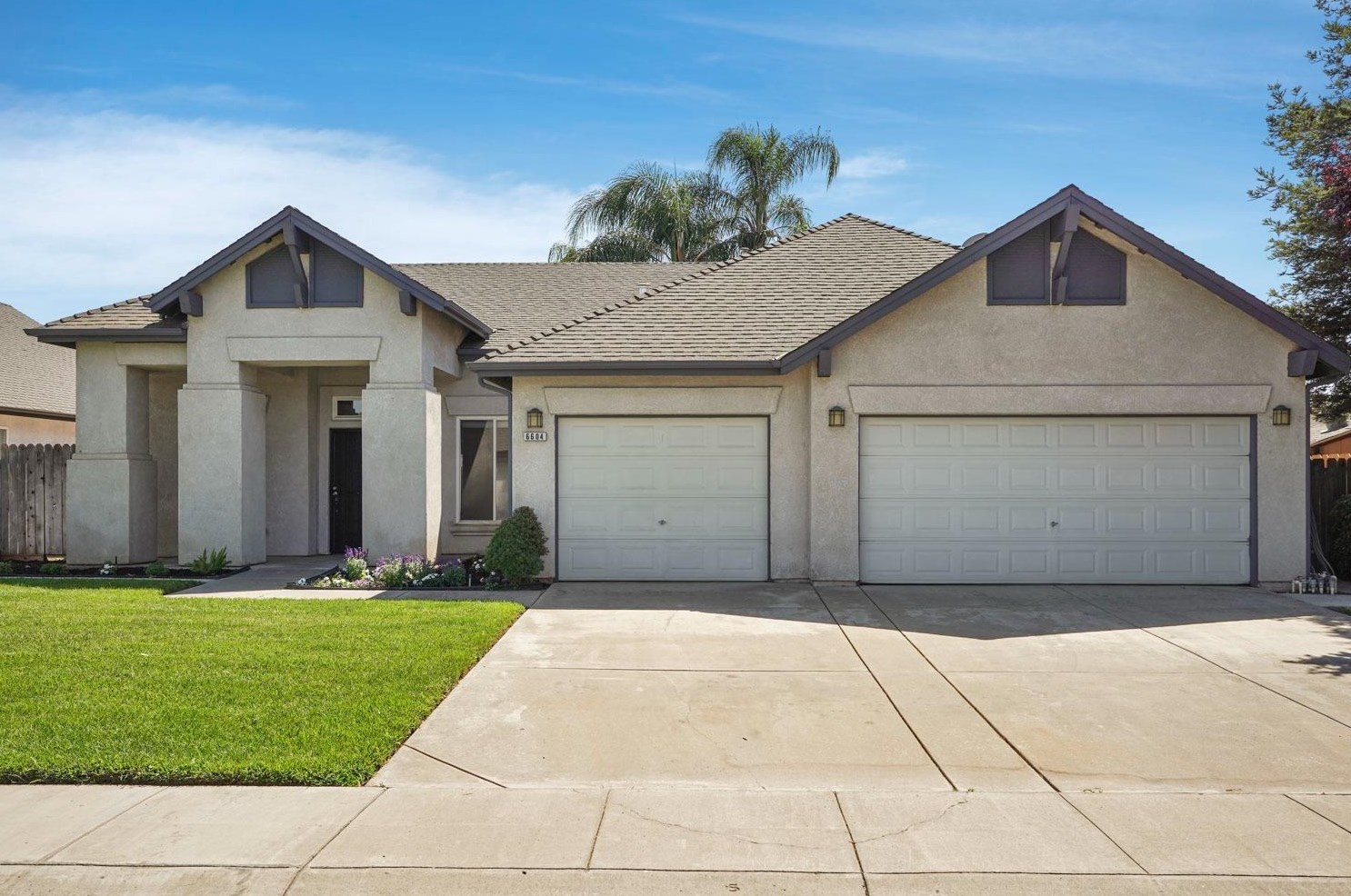 6604 Graybark Ln, Hughson, CA 95326