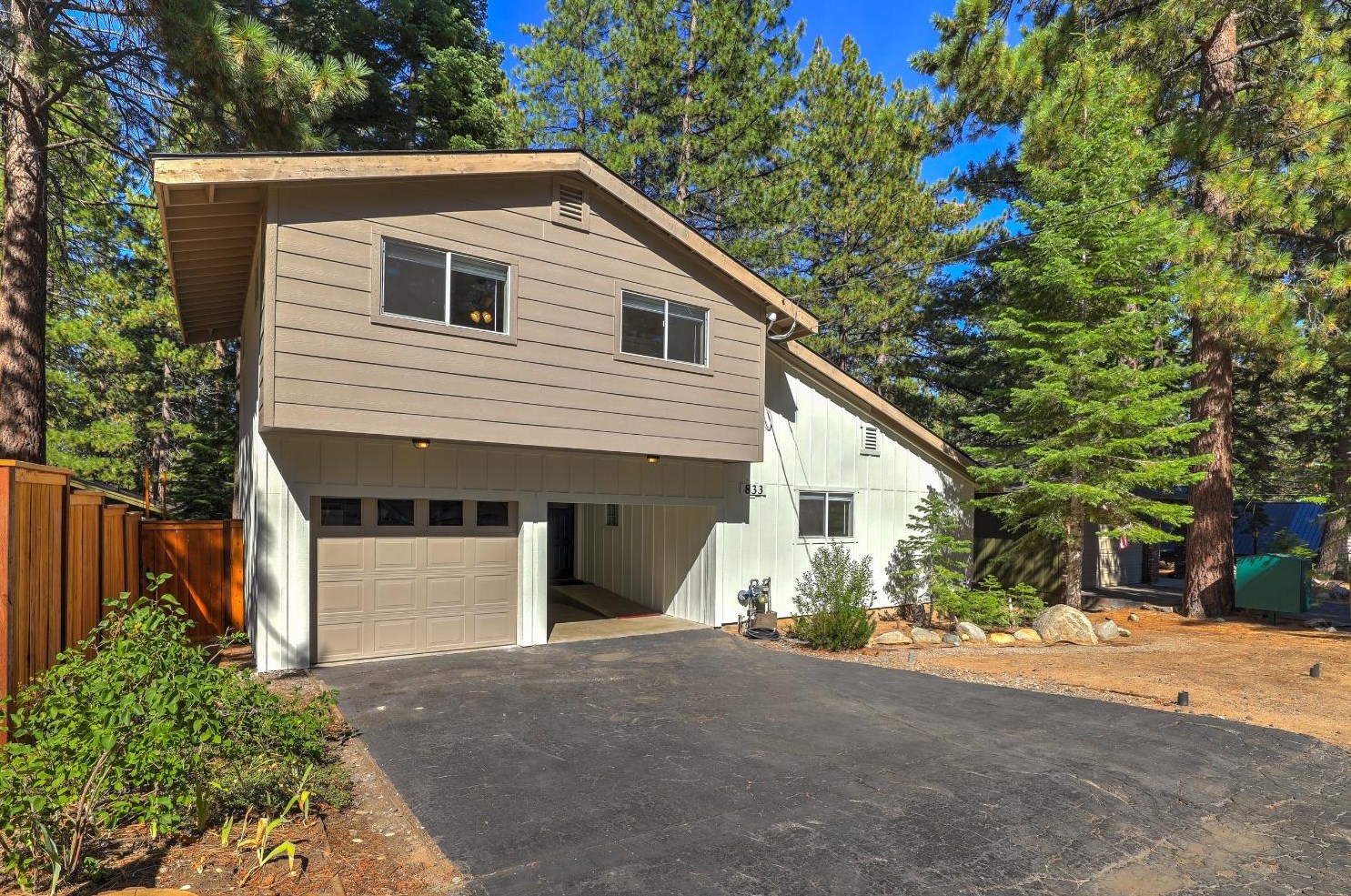 833 Clement St, South Lake Tahoe, CA 96150-6329
