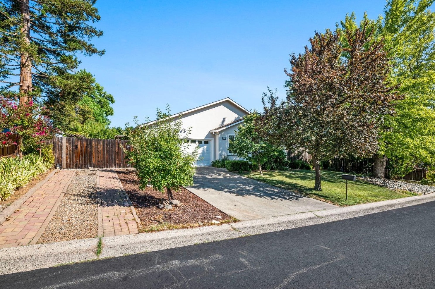 7126 Sunset Ave, Fair Oaks, CA 95628-4527