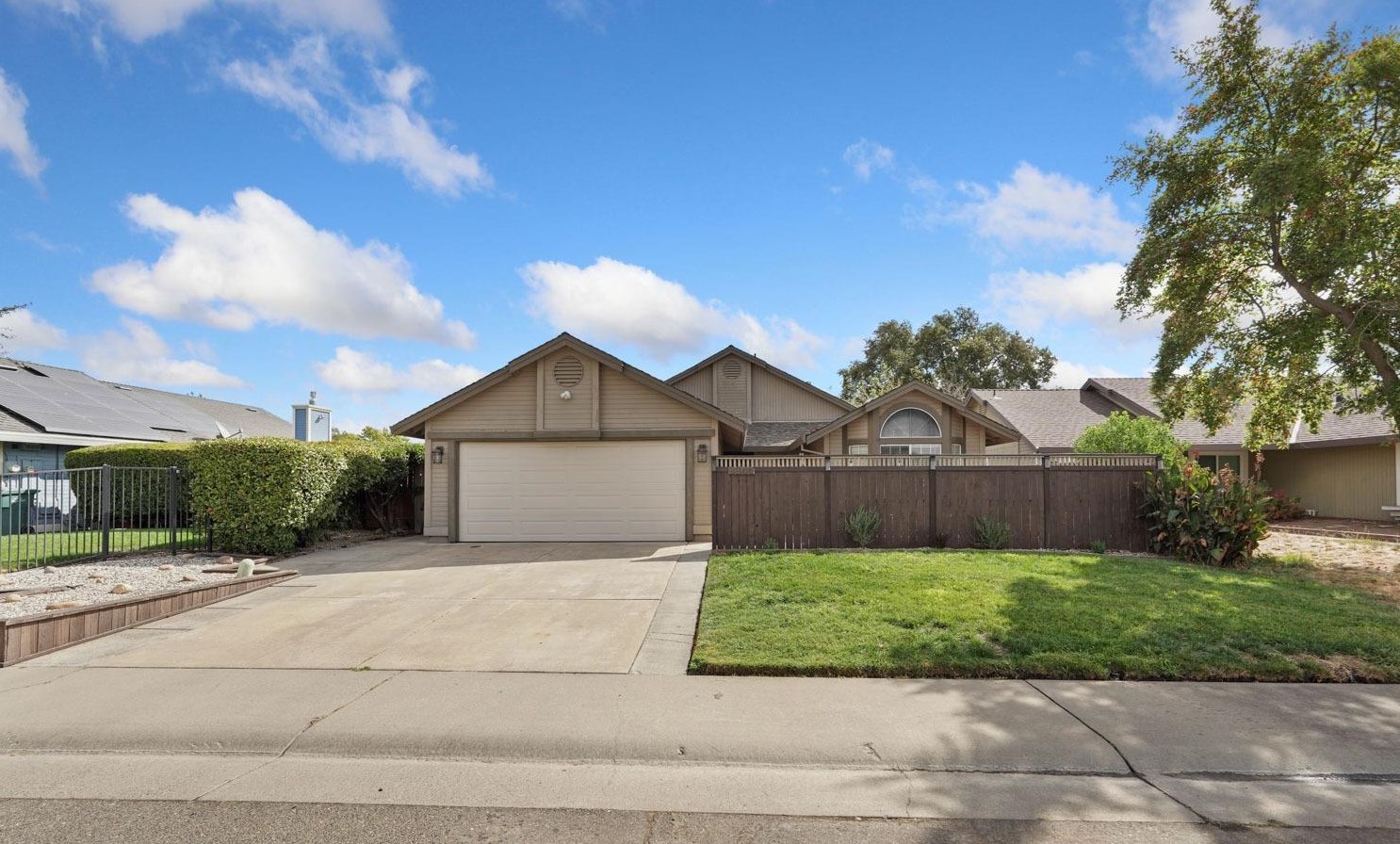 6840 Shady Woods Way, Rio Linda, CA 95673