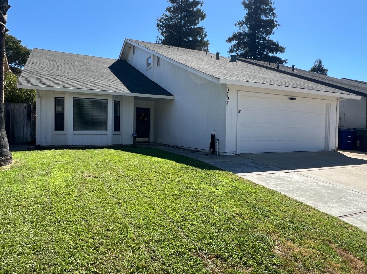 3704 Pelucca Ln, Modesto, CA 95355