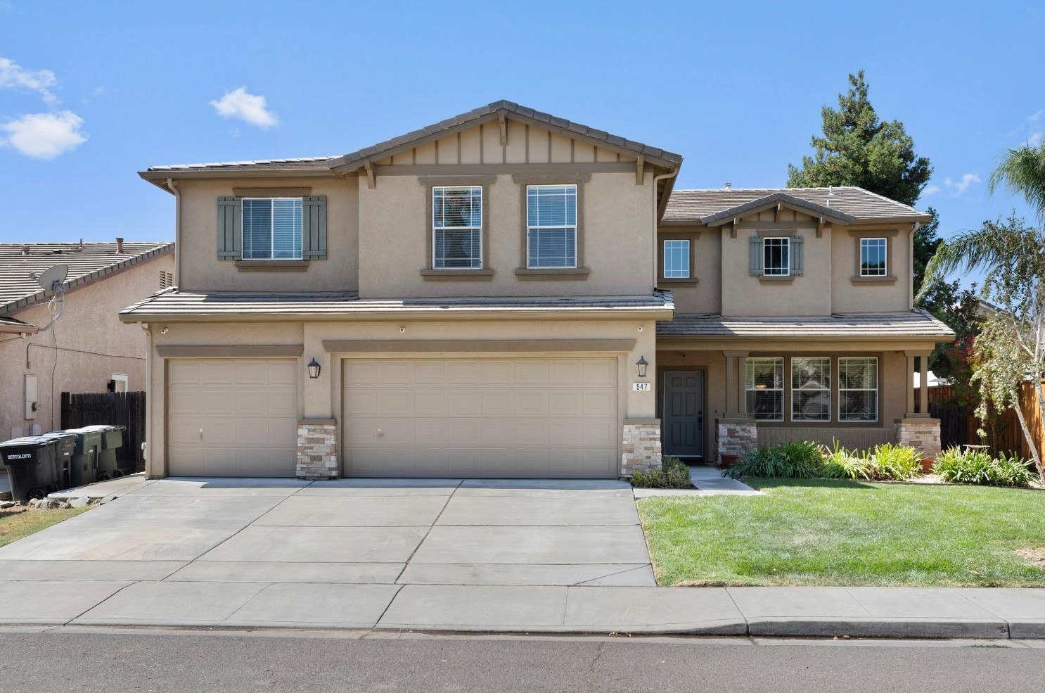 547 Roadrunner Dr, Grayson, CA 95363