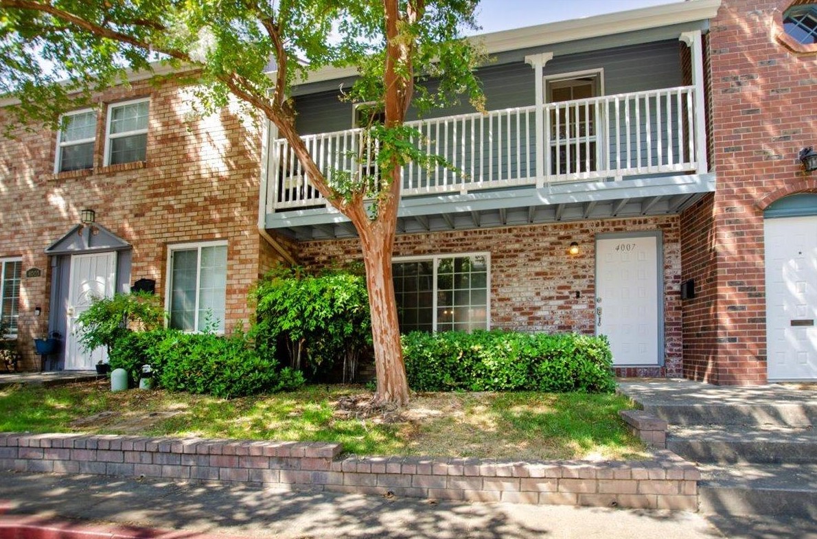 4007 Knoll Top Ct, Carmichael, CA 95608