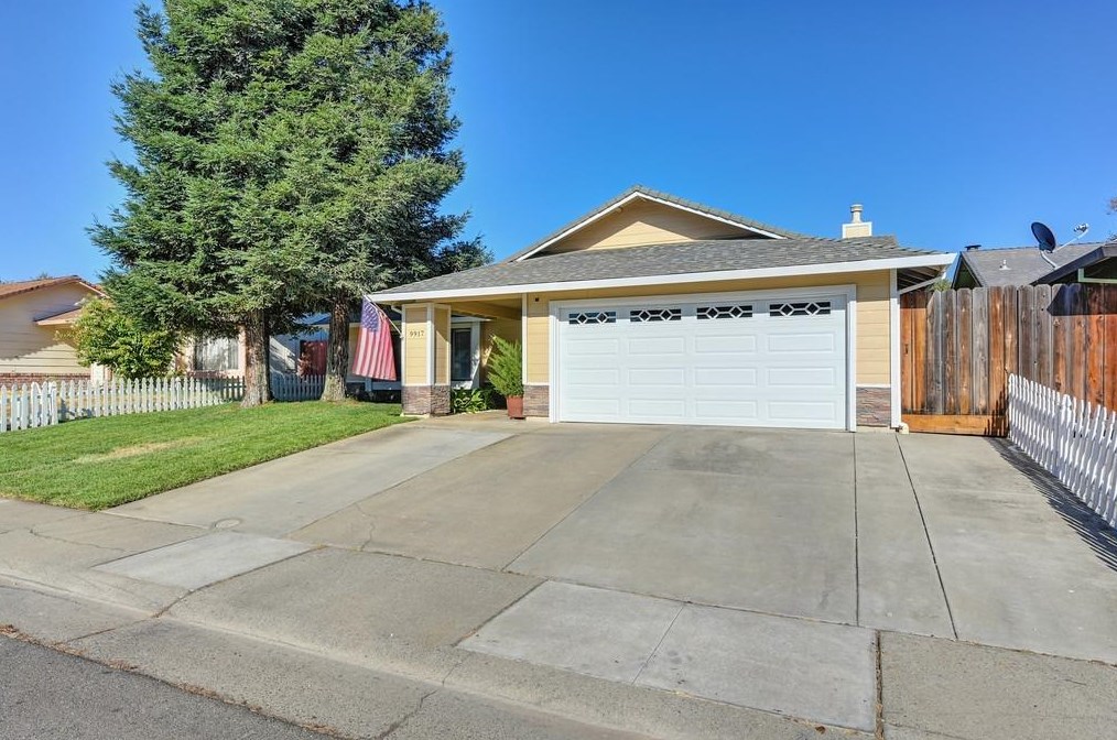 9917 Falcon Meadow Dr, Elk Grove, CA 95624