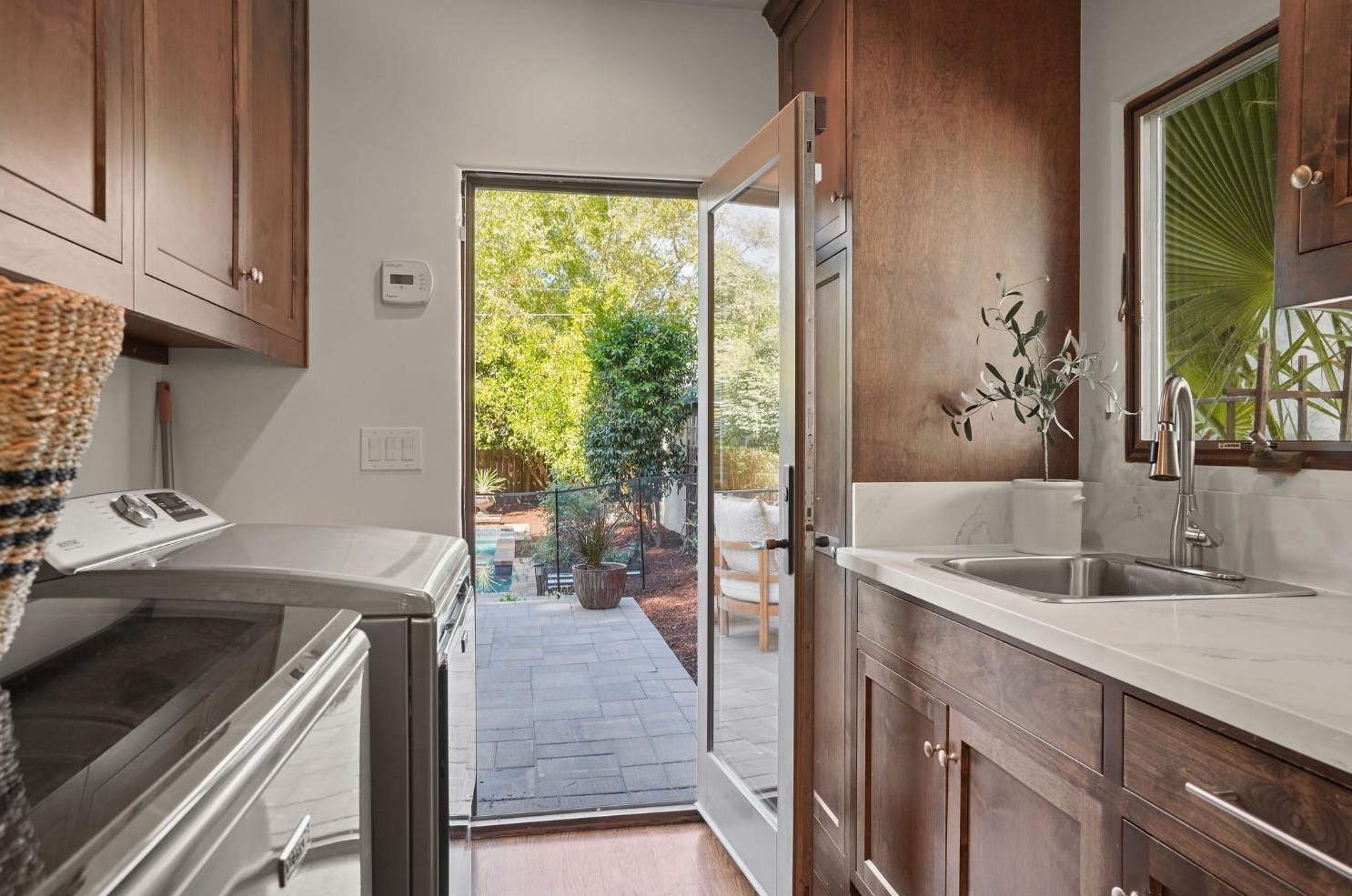 700 34th St, Sacramento CA  95816-3822 exterior