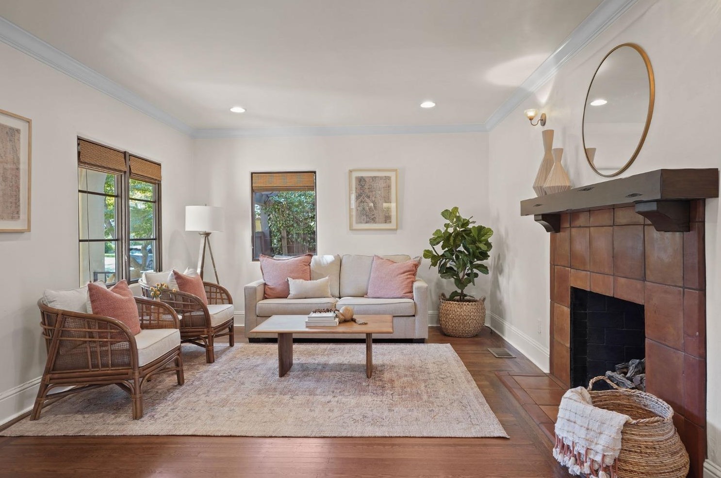 700 34th St, Sacramento CA  95816-3822 exterior
