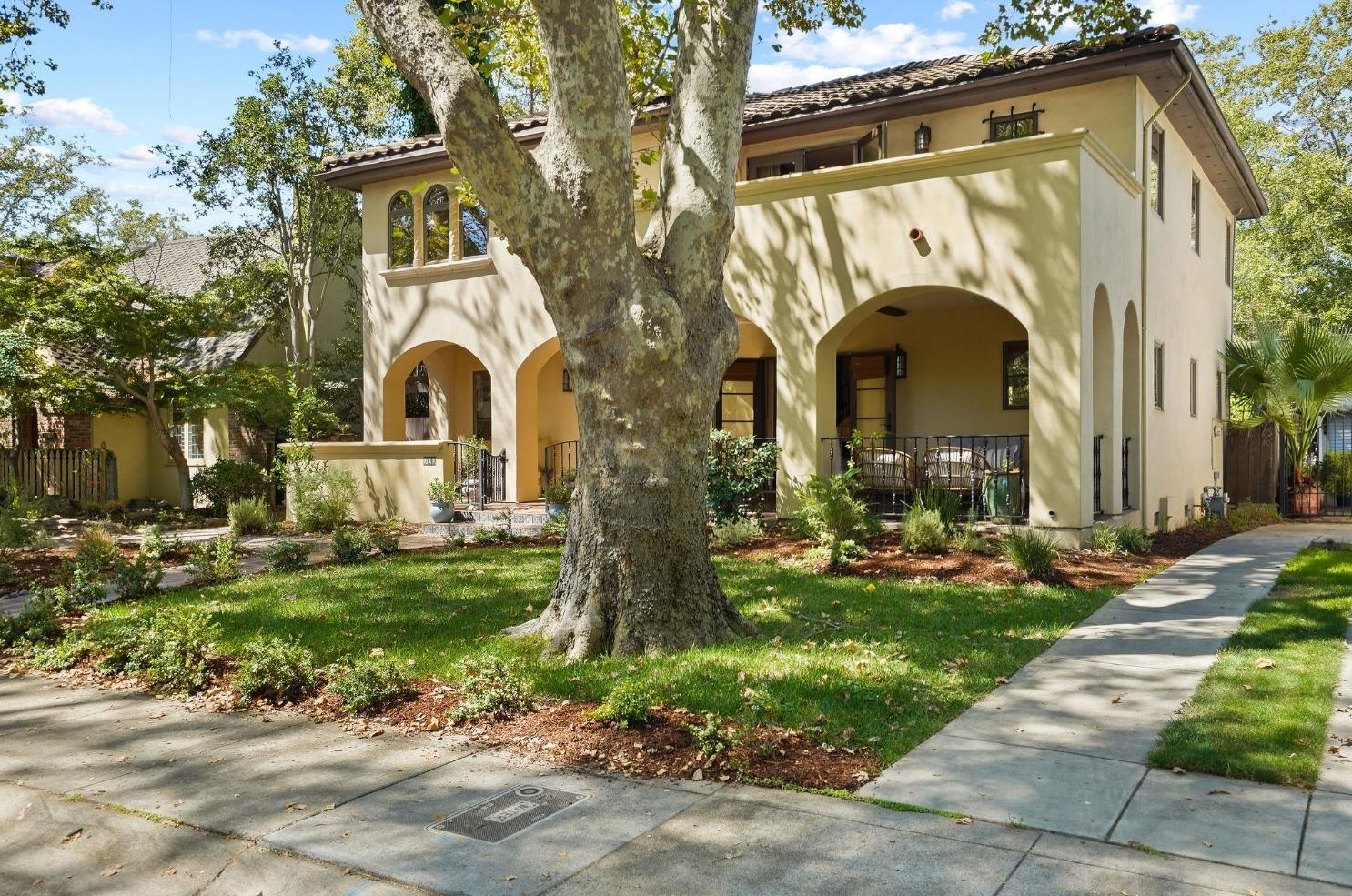700 34th St, Sacramento CA  95816-3822 exterior