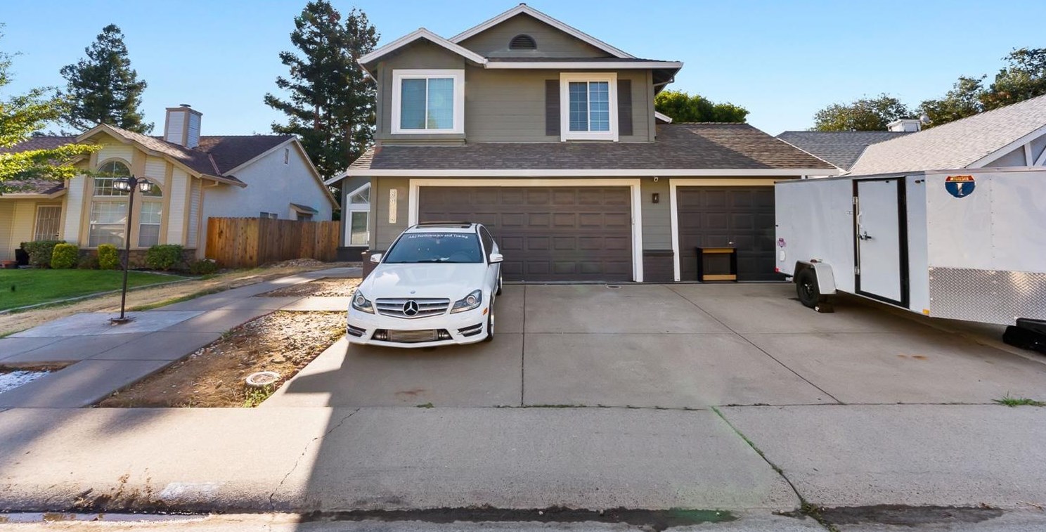 8916 Hollowstone Way, Sacramento, CA 95828-5582