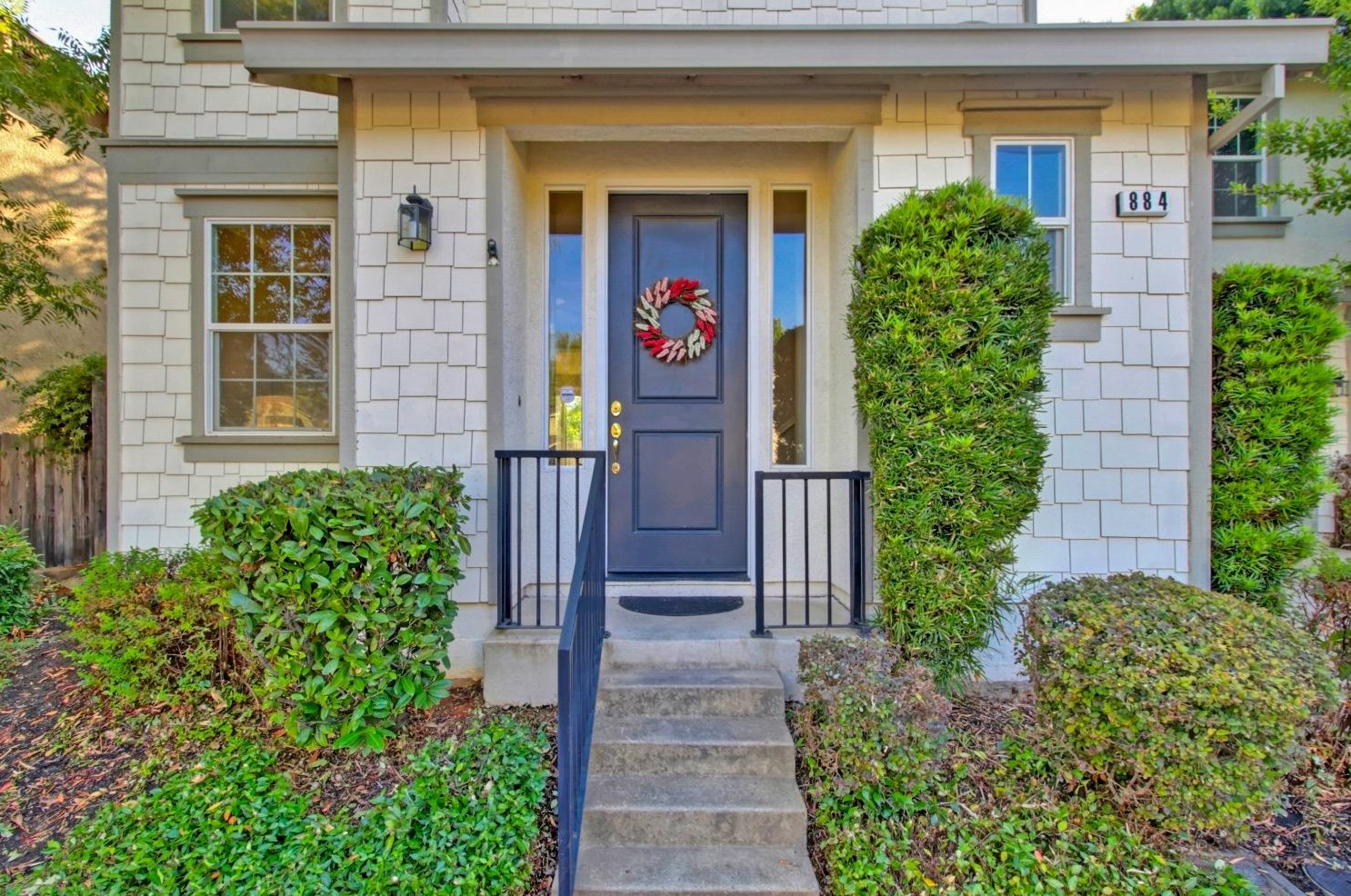 884 Holley Ct, Folsom, CA 95630