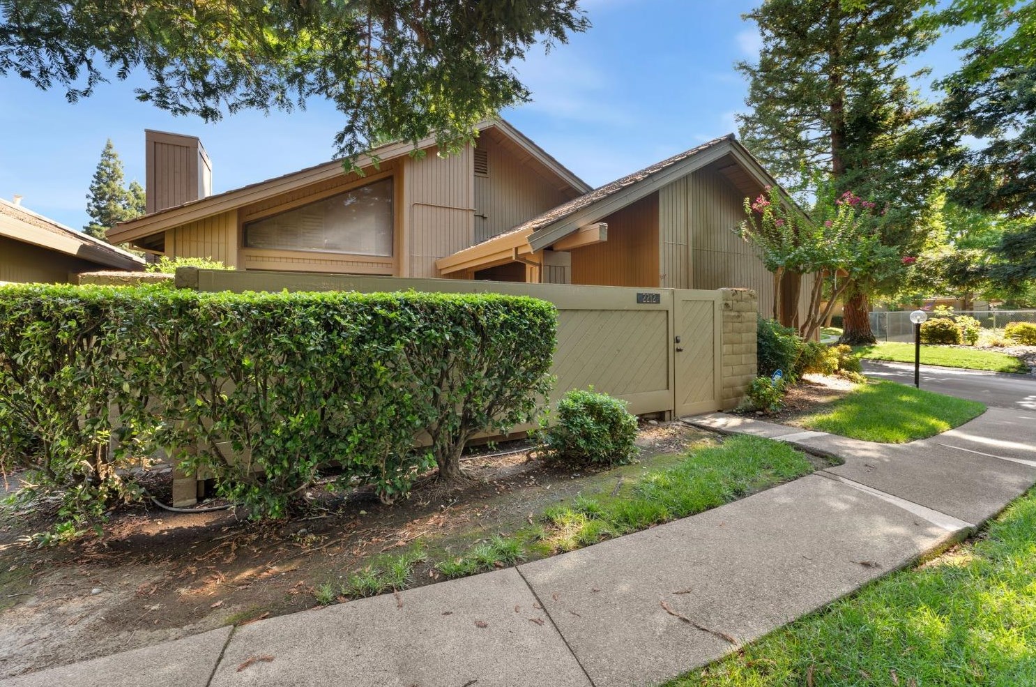 2212 Promontory Point Ln, Rancho Cordova, CA 95670