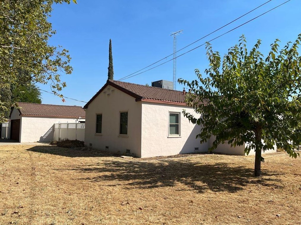 1441 Kern St, Newman, CA 95360