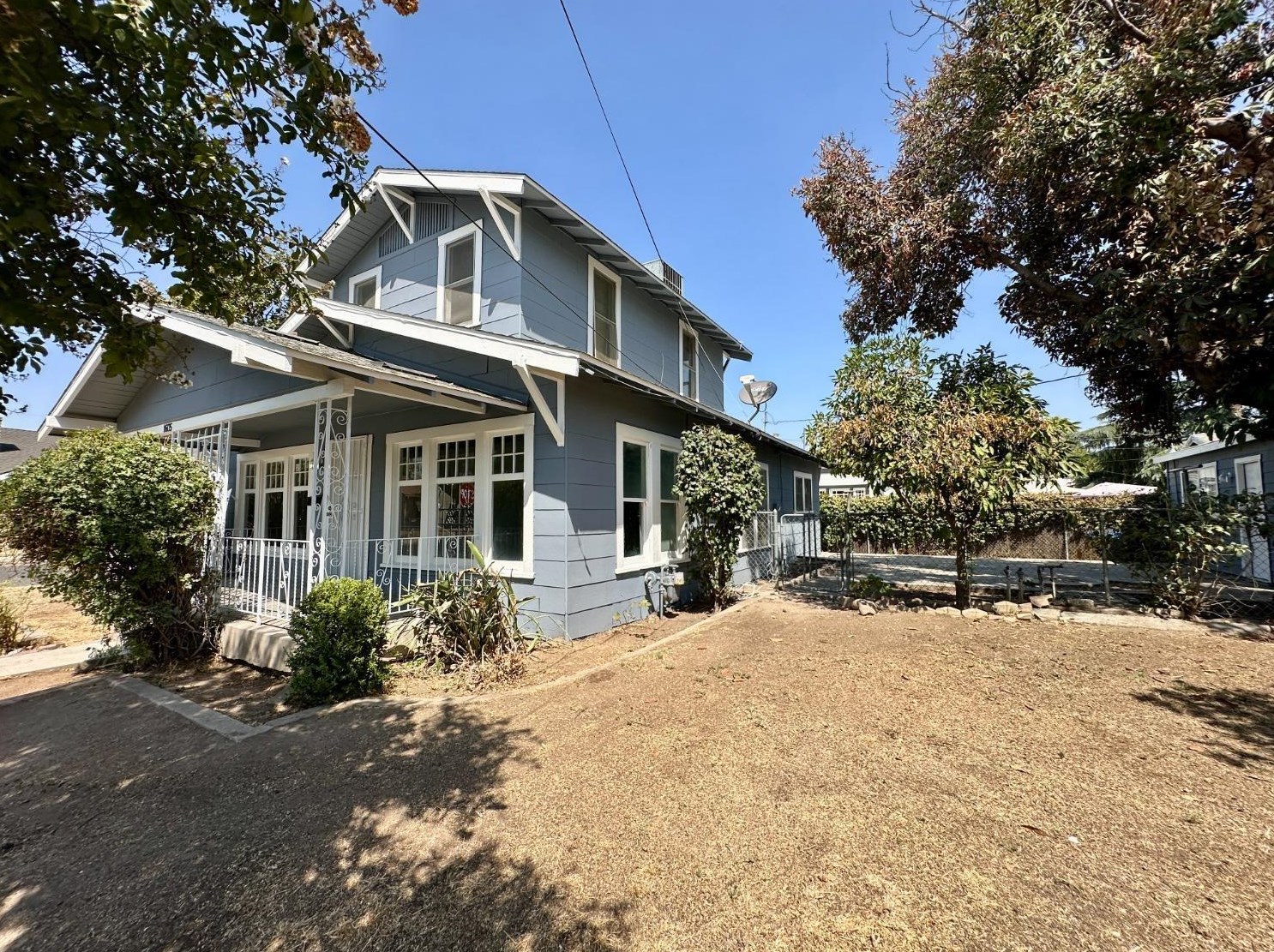 1605 Hedges Ave, Fresno, CA 93728-2024