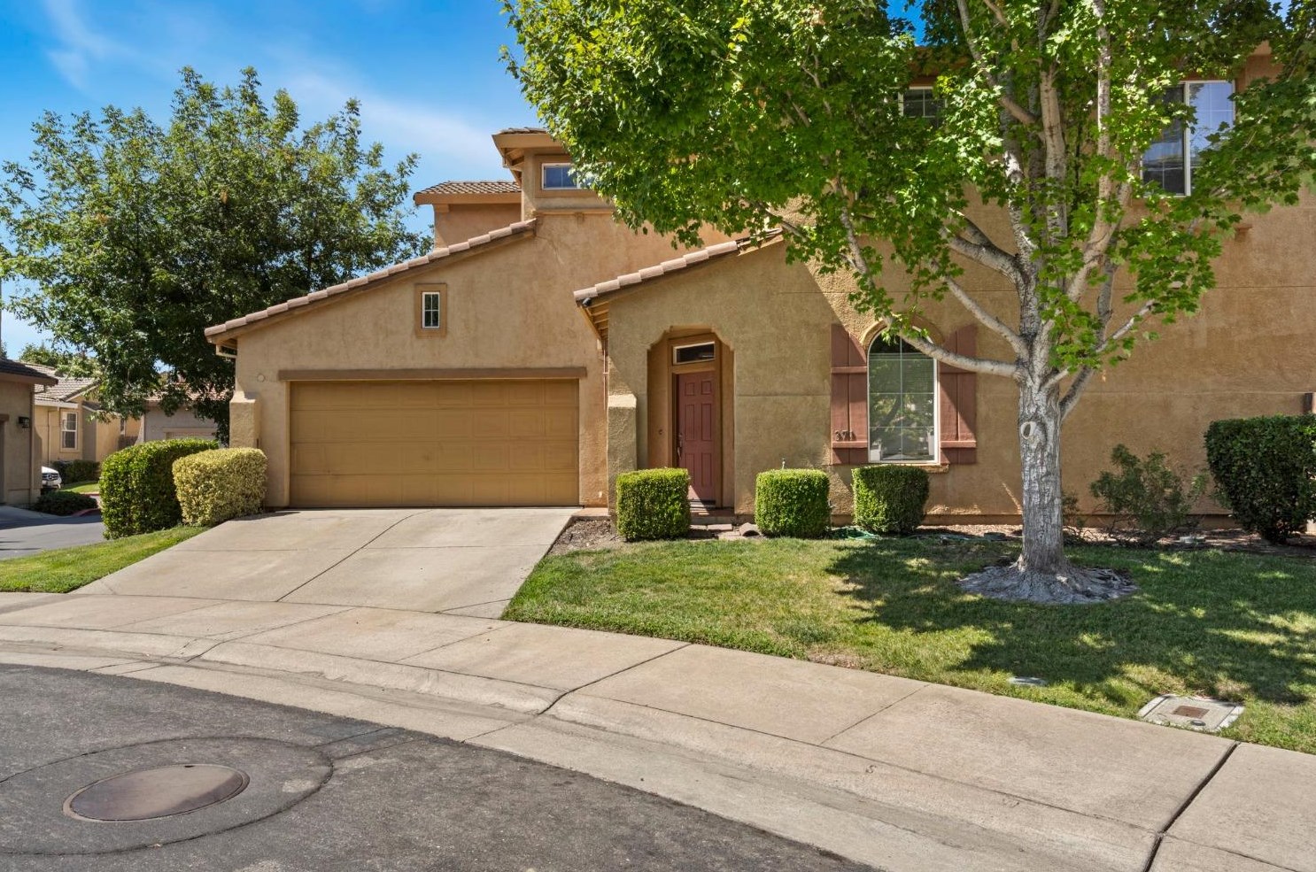 371 Dragonfly Cir, Sacramento, CA 95834-2612