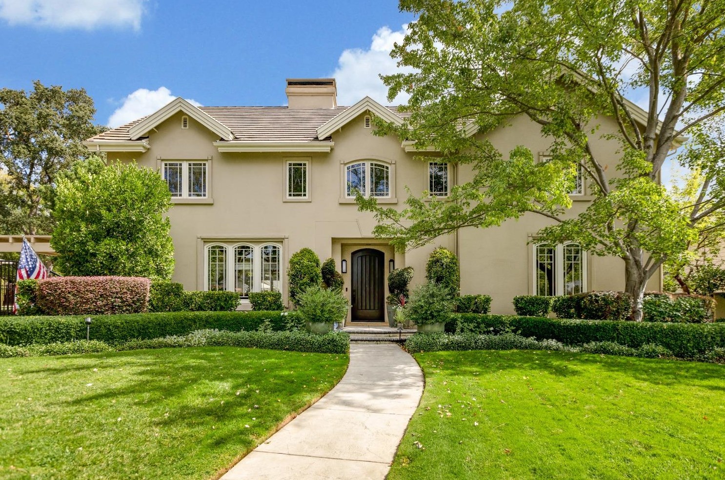 3357 Sierra Oaks Dr, Sacramento, CA 95864-5738