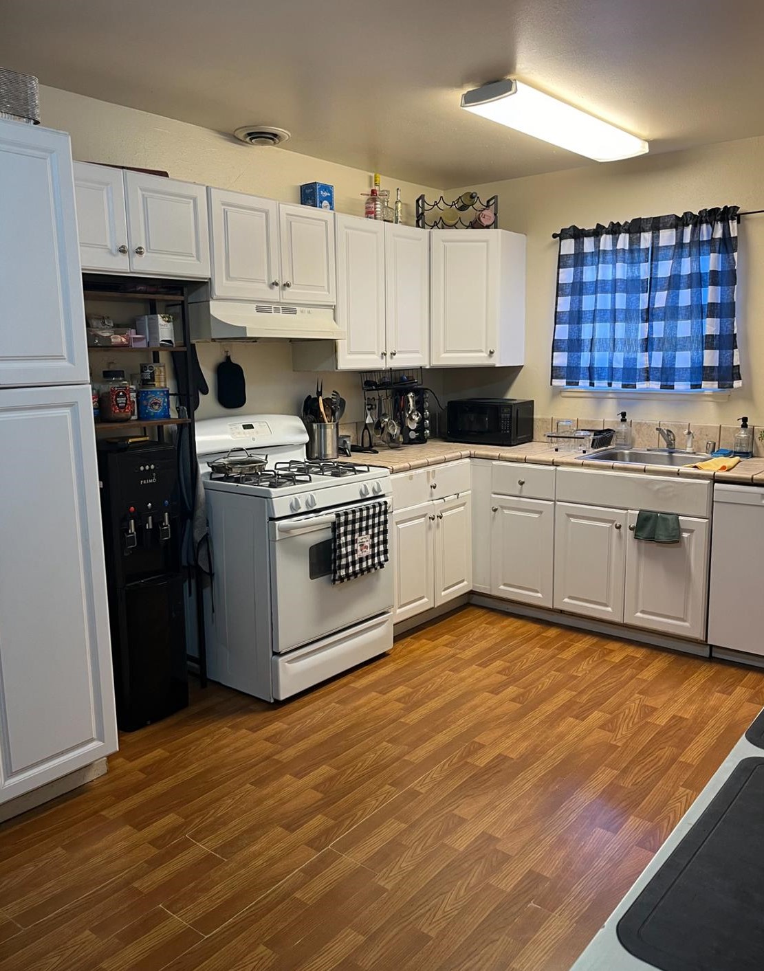 609 Skylark Ave, Los Banos, CA 93635