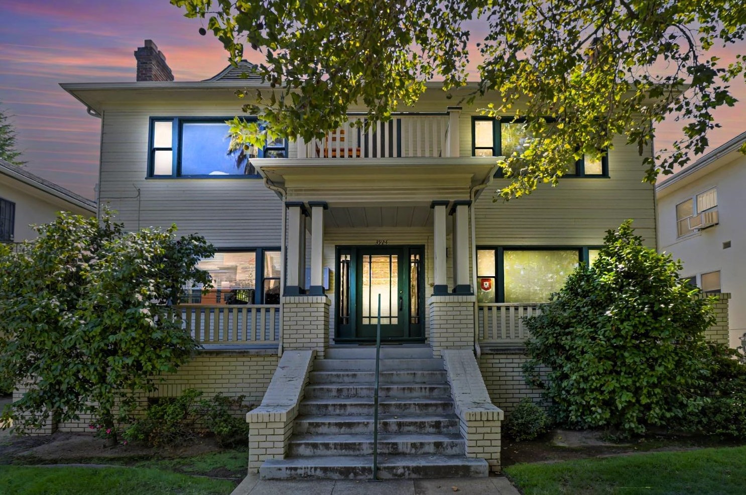 3924 J St, Sacramento, CA 95819-3625