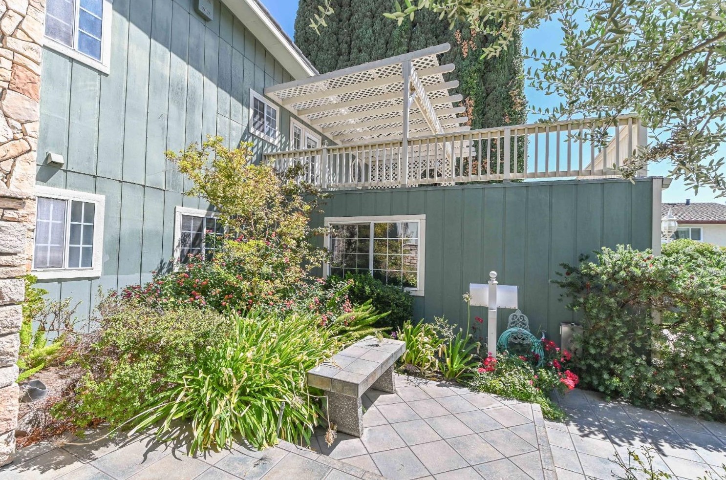23294 Indian Well Ct, Ripon, CA 95366