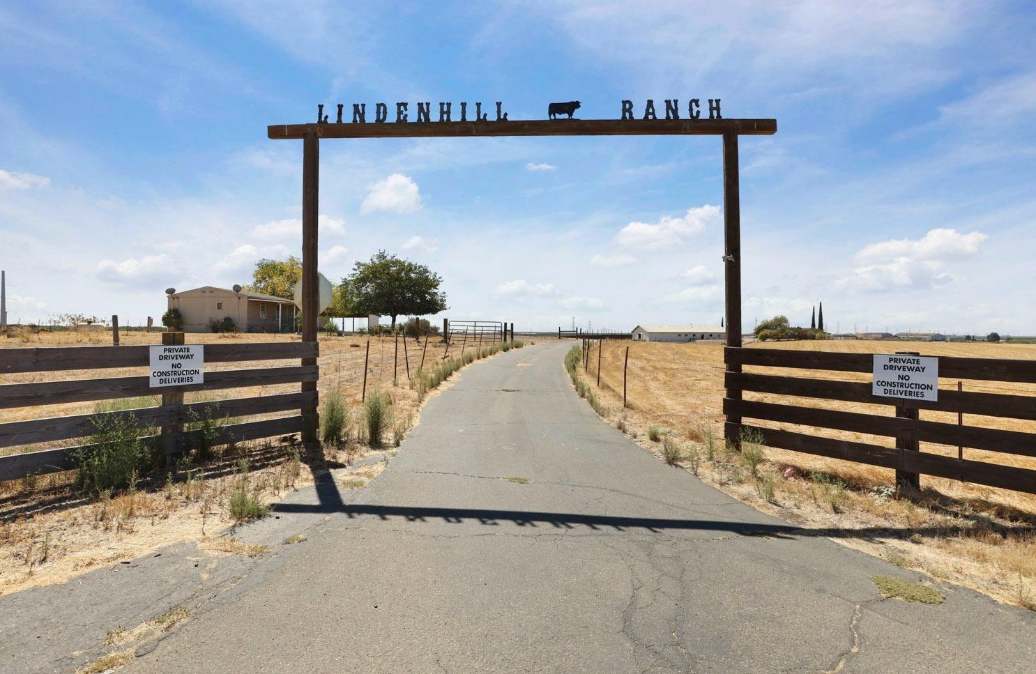 23670 E Flood Rd, Linden, CA 95236