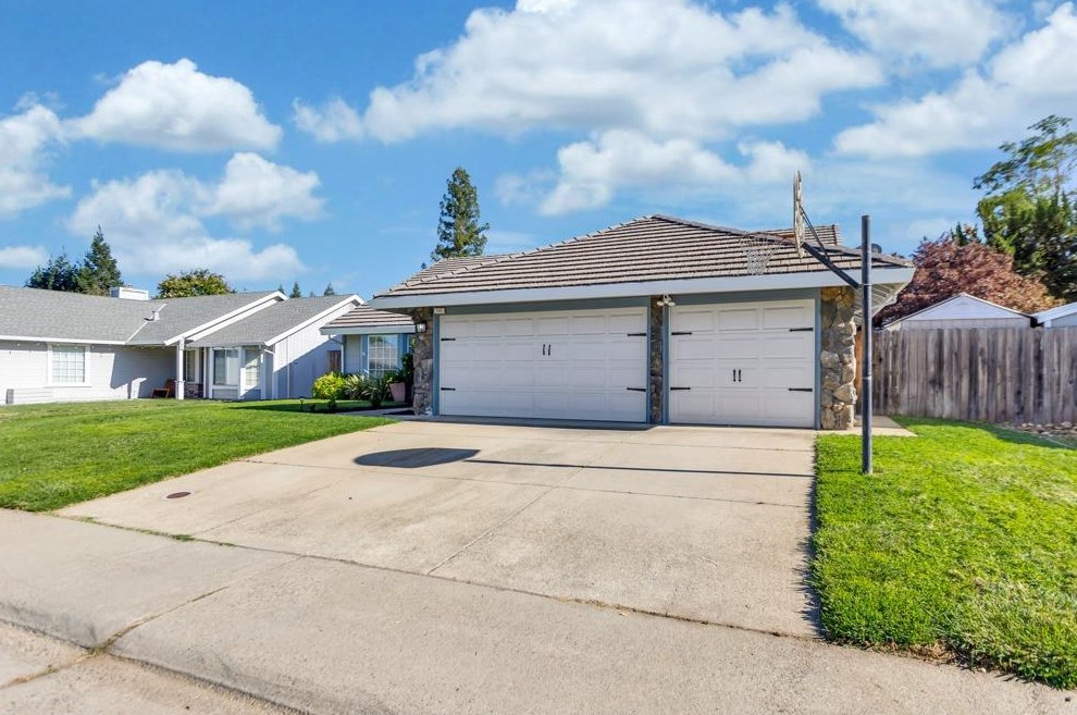 112 Bittercreek Dr, Folsom, CA 95630