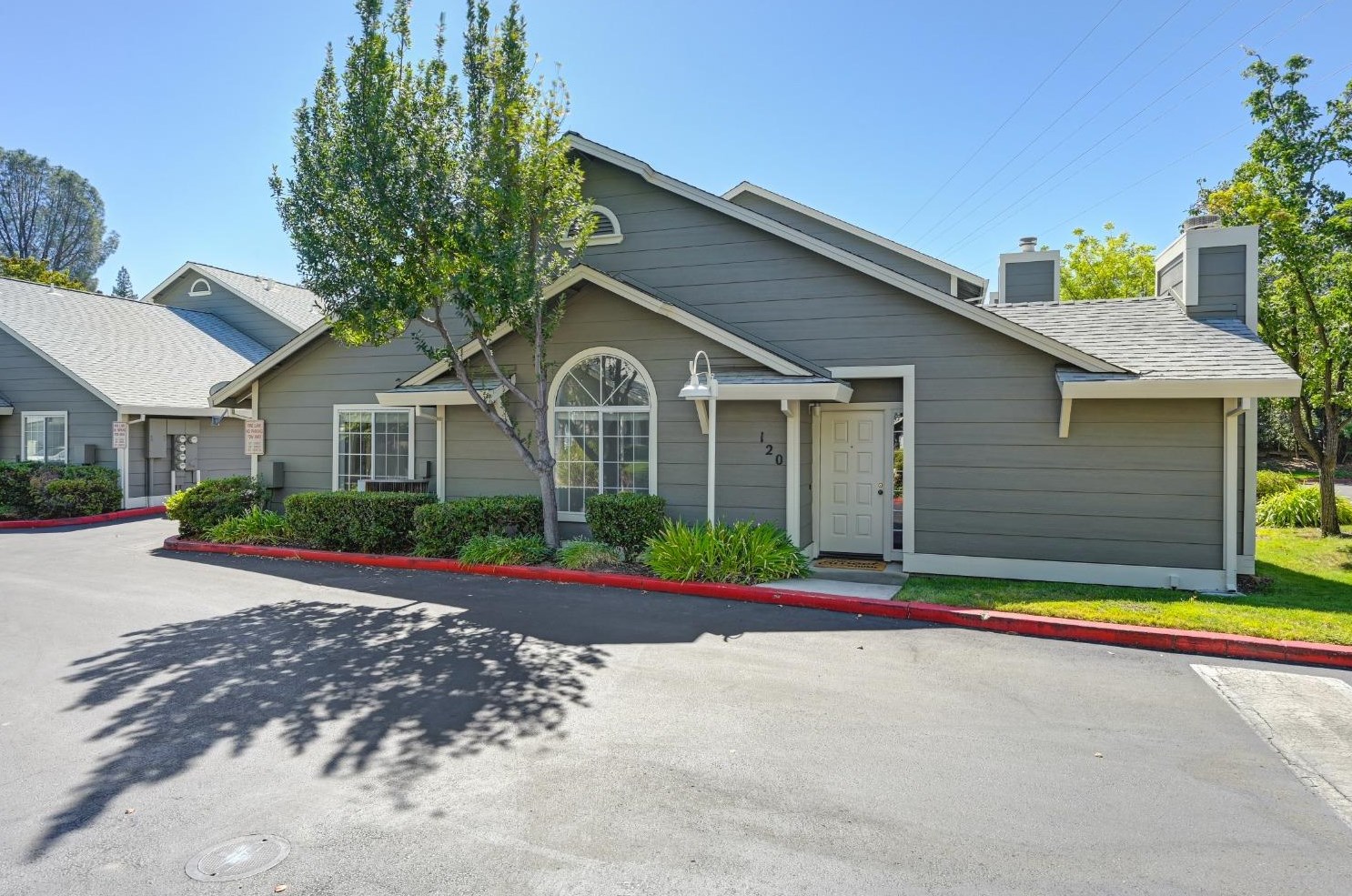 120 Pierpoint Cir, Folsom, CA 95630