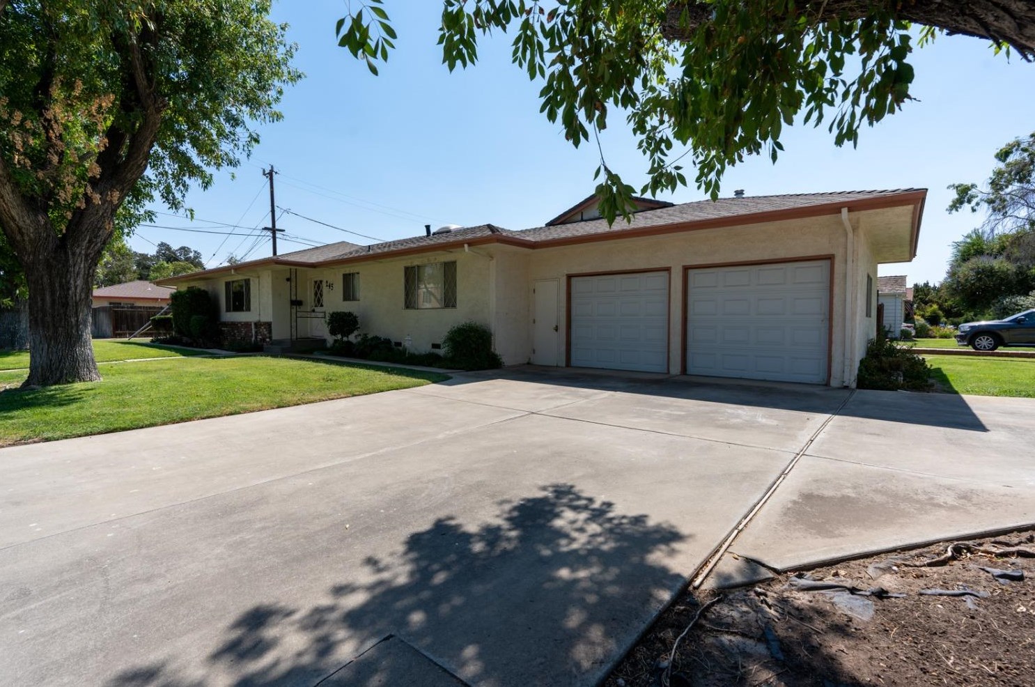 245 W K, Los Banos, CA 93635