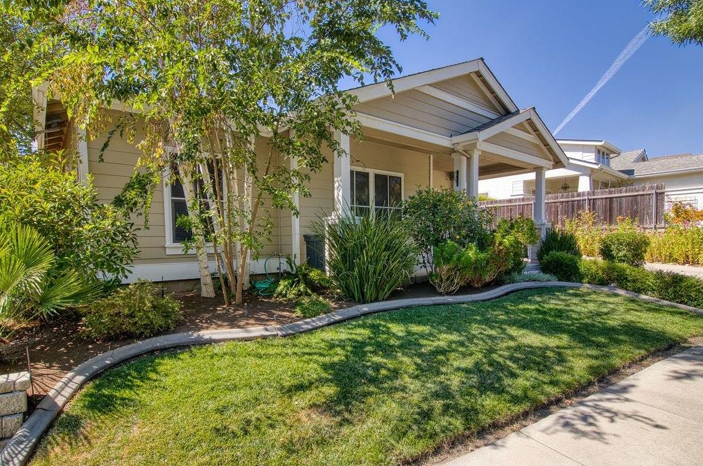 442 Treecrest Cir, Valley Home, CA 95361