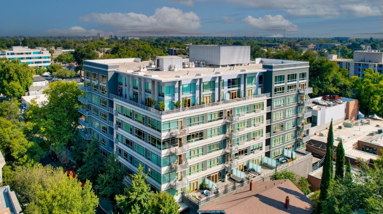 1818 L St, Sacramento CA  95811-4194 exterior