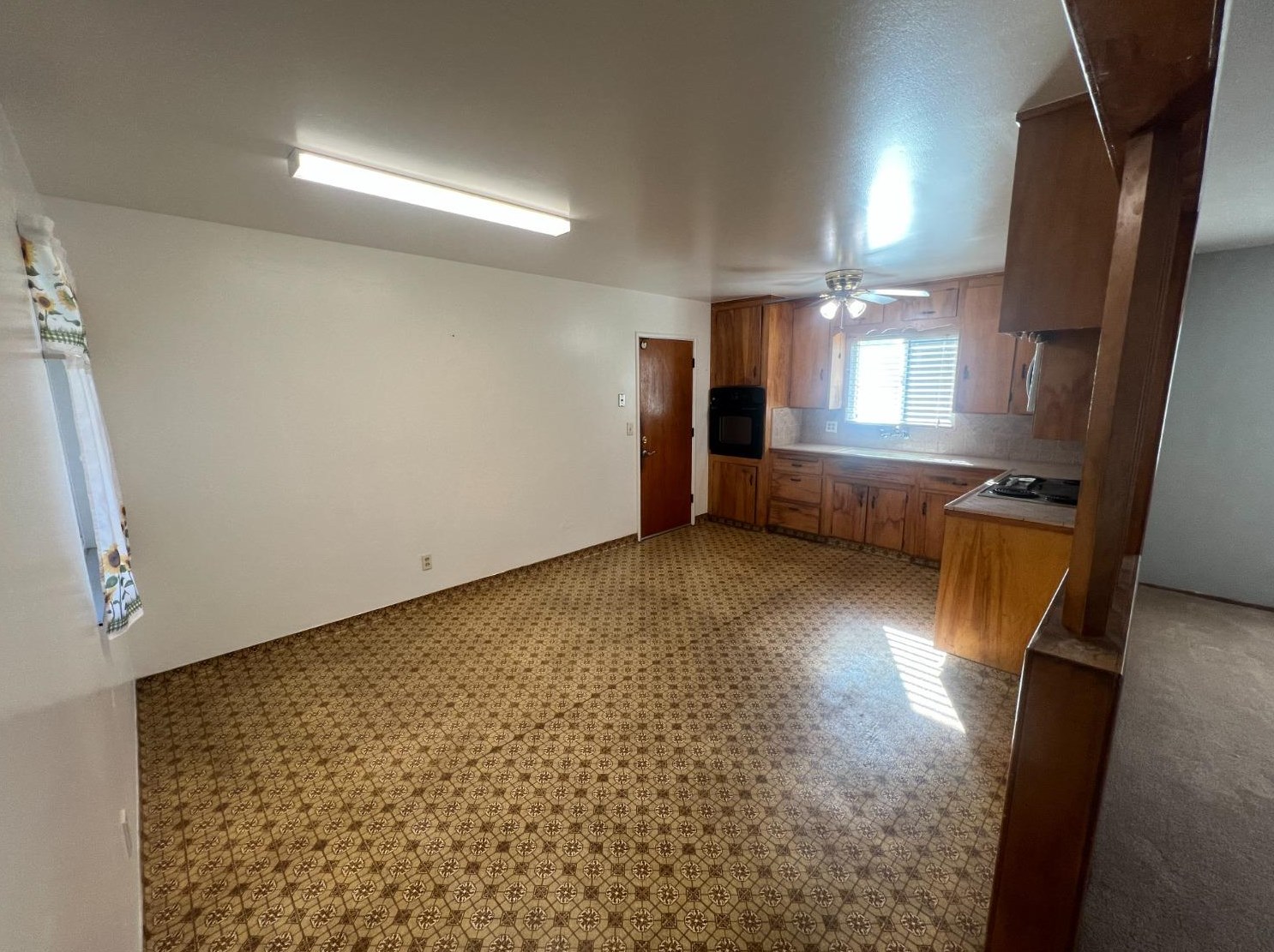 1170 Minaret Ave, Turlock CA 95380-5526 exterior