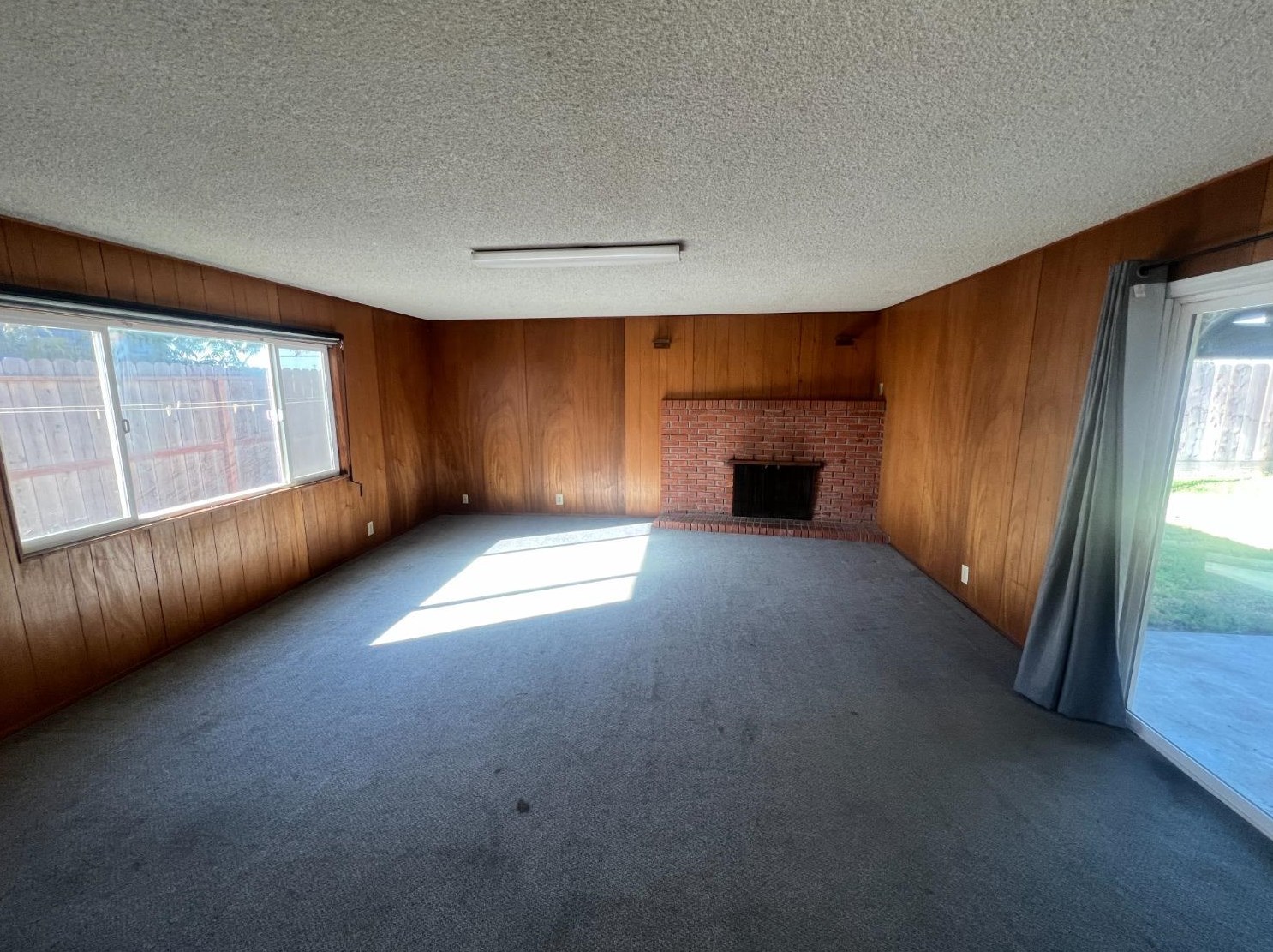 1170 Minaret Ave, Turlock CA 95380-5526 exterior