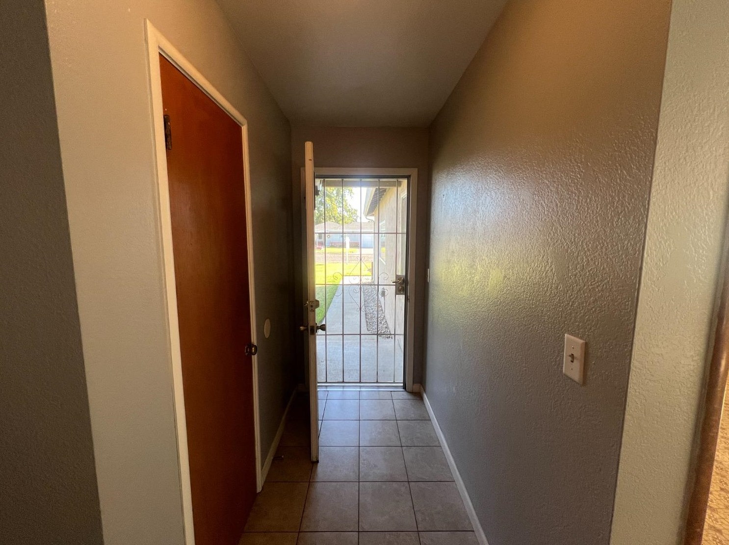 1170 Minaret Ave, Turlock CA 95380-5526 exterior