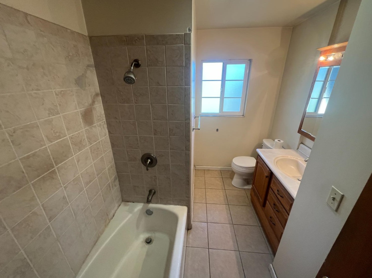 1170 Minaret Ave, Turlock CA 95380-5526 exterior