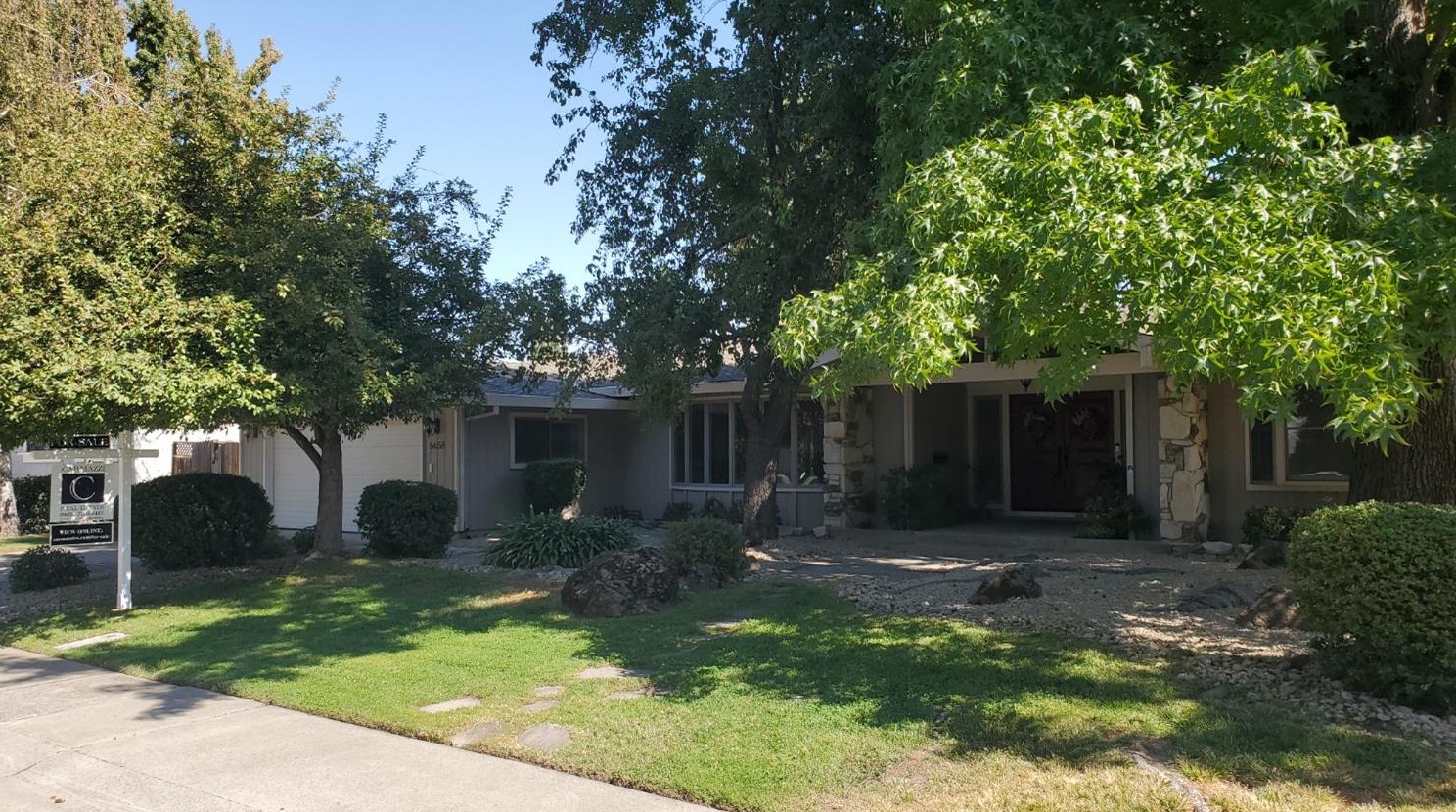 6658 Harmon Dr, Sacramento, CA 95831-1951