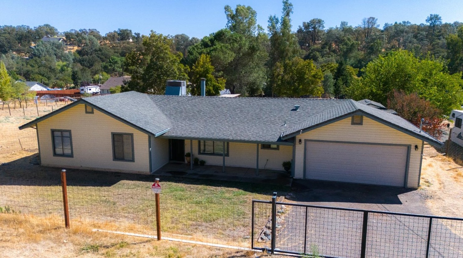 7639 Gabor St, Valley Springs, CA 95252