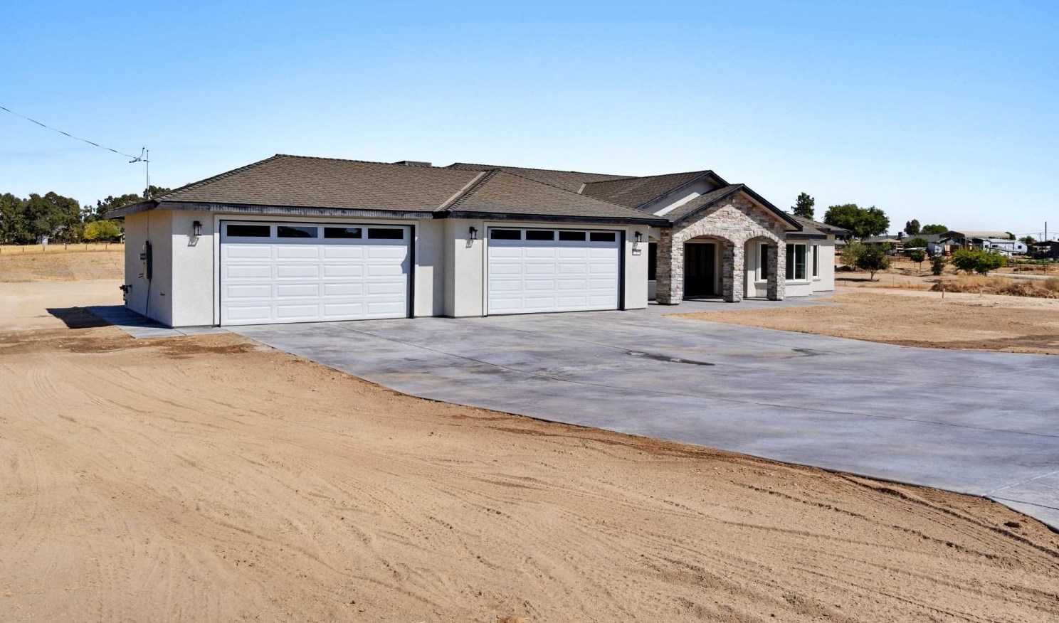 17113 Karen Rd, Madera, CA 93636-8248