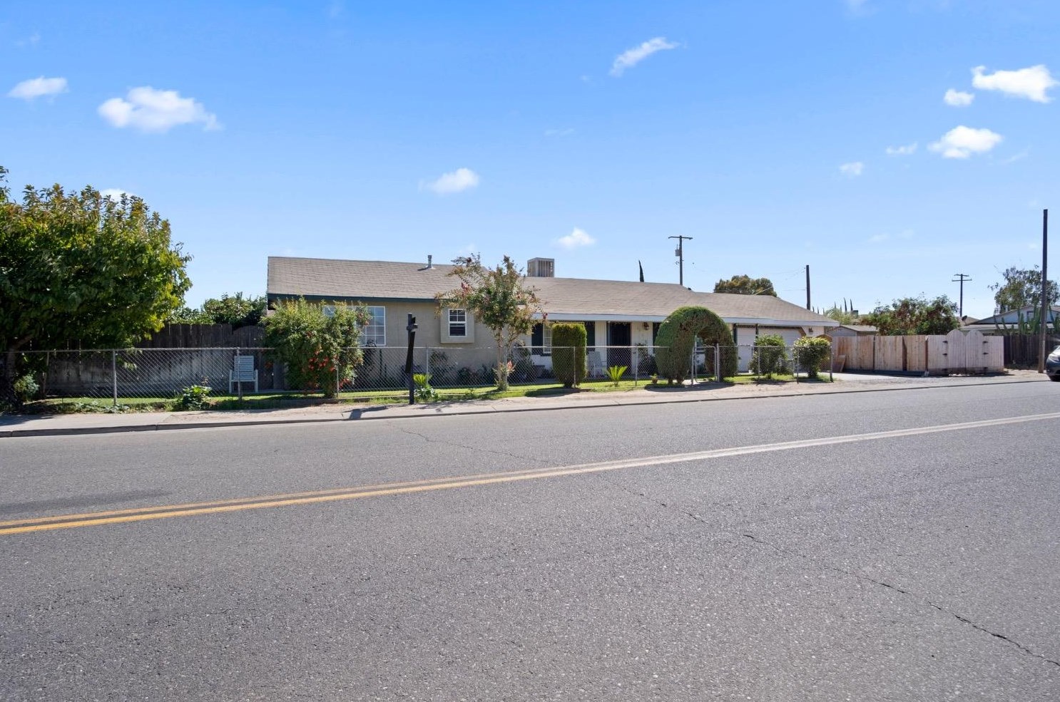 5201 8th St, Keyes, CA 95328