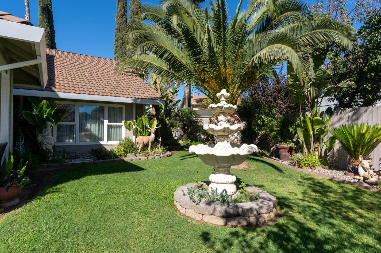 465 Pearwood Ct, Los Banos, CA 93635