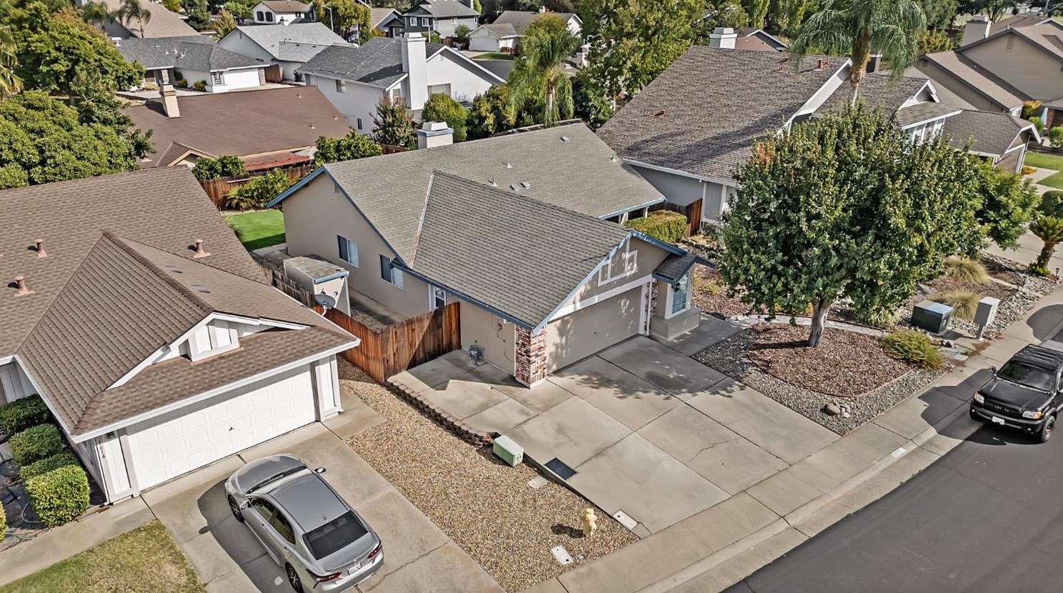 1612 Revere Dr, Roseville CA 95747-7421 exterior