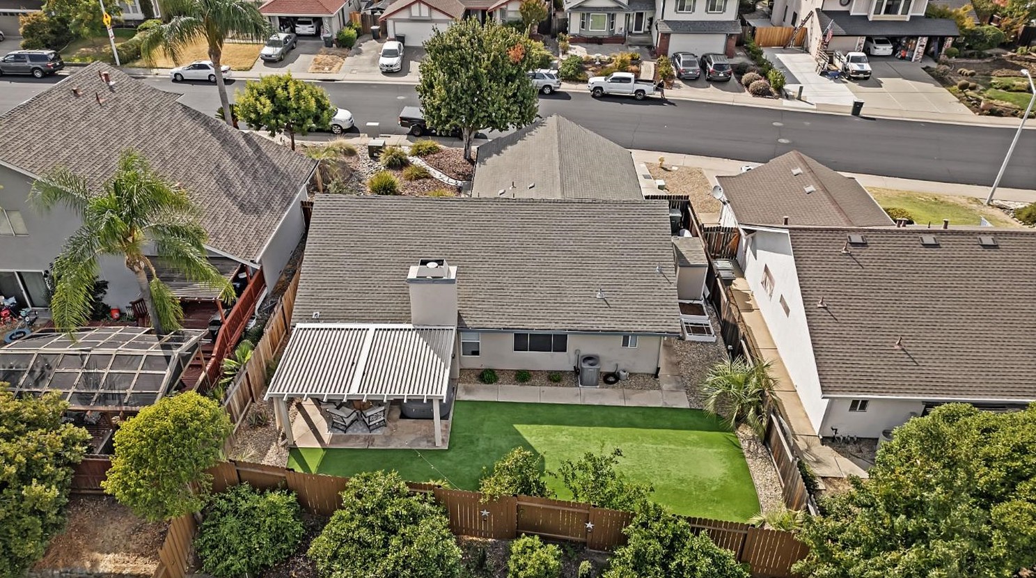 1612 Revere Dr, Roseville CA 95747-7421 exterior