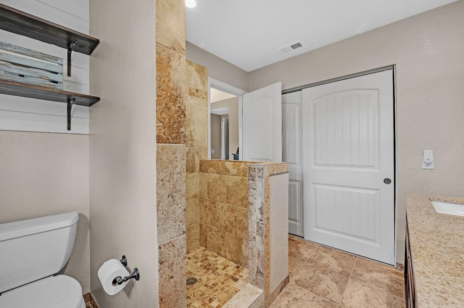 1612 Revere Dr, Roseville CA 95747-7421 exterior