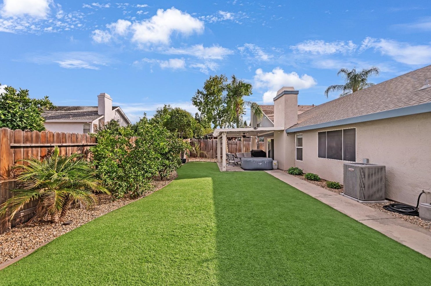 1612 Revere Dr, Roseville CA 95747-7421 exterior