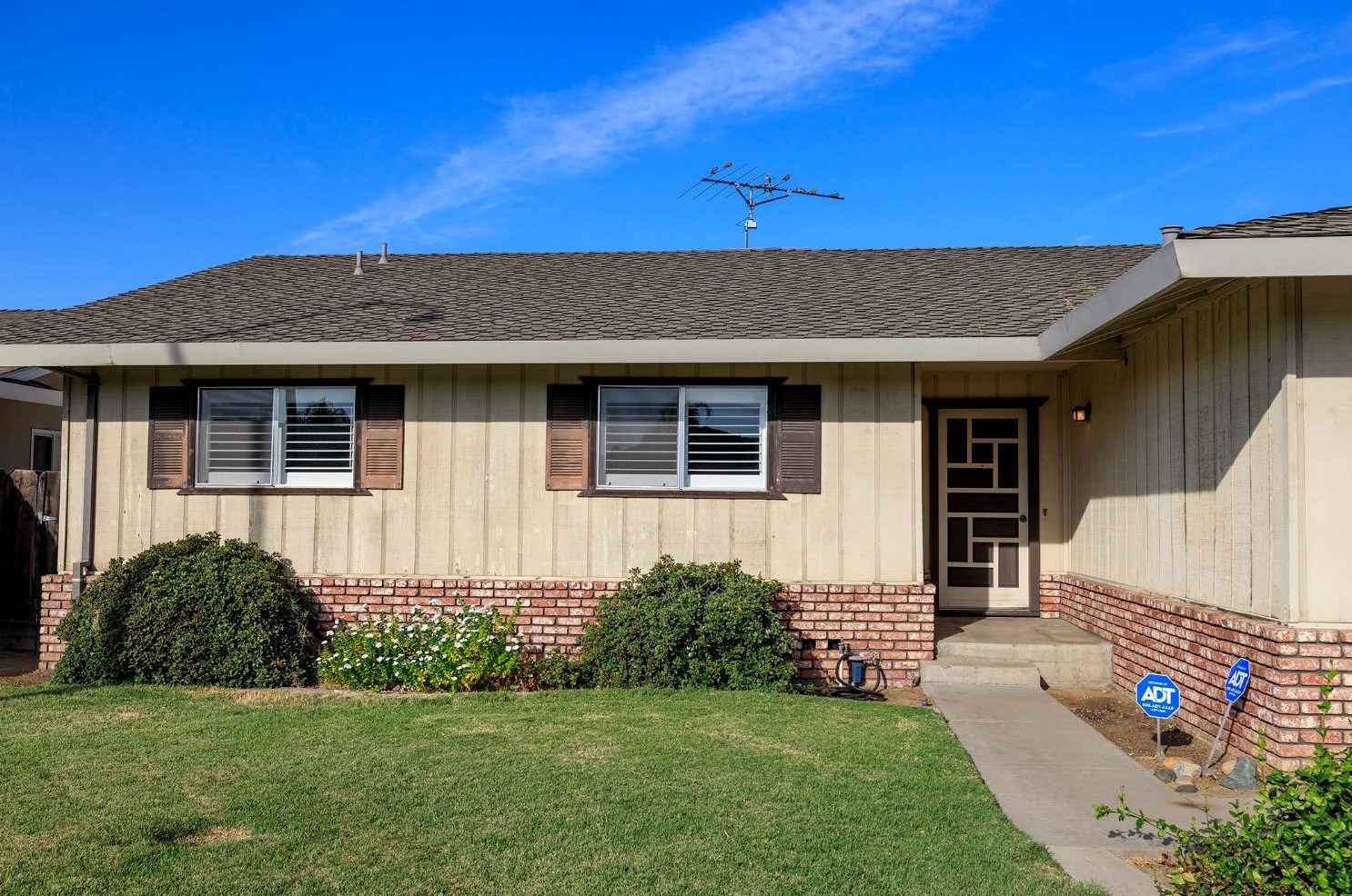 2701 Adrian St, Turlock, CA 95382