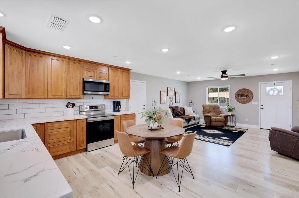 2567 California St, Sutter, CA 95982-2279